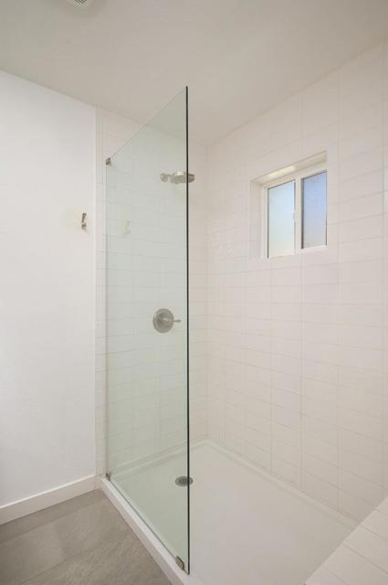 Image 21 of 32 For 137 Sherland Avenue