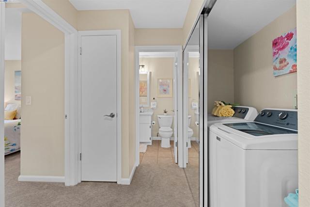 39219 Guardino Dr, Fremont CA: https://media.crmls.org/mediaz/47799569-8852-4402-ae43-36e3b1e83d69.jpg