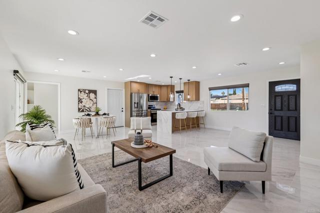 Detail Gallery Image 4 of 75 For 1573 E Madison Ave, El Cajon,  CA 92019 - 4 Beds | 3 Baths