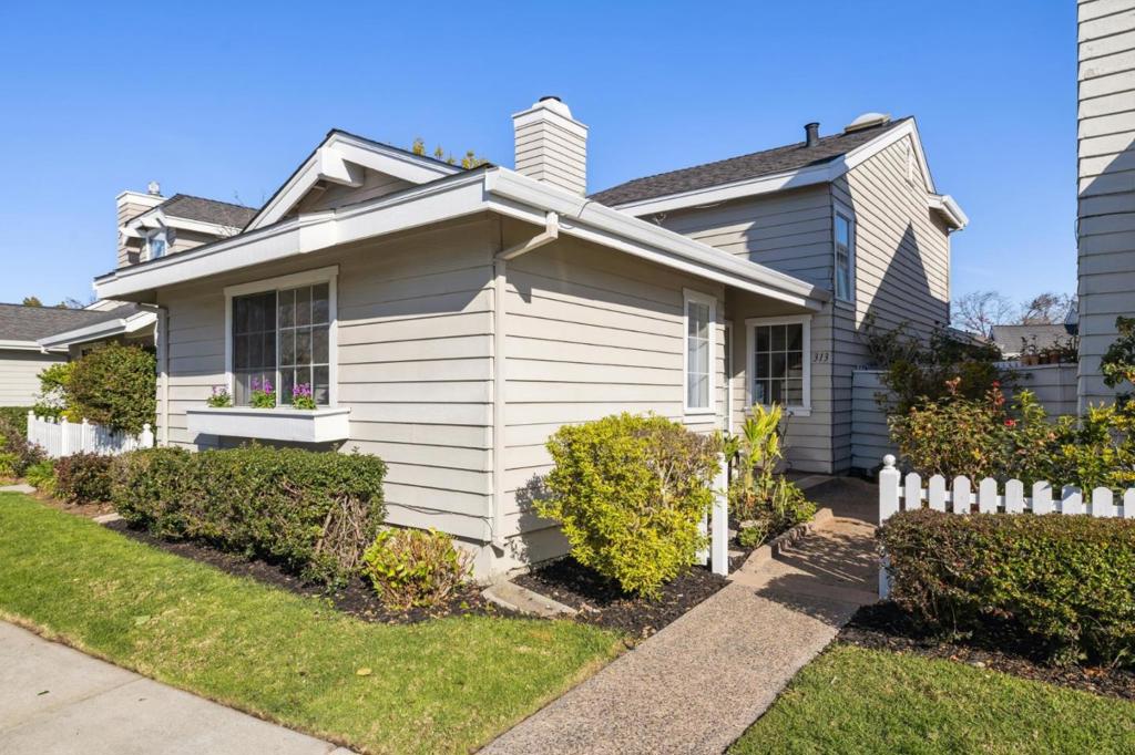 313 Beacon Shores Drive
