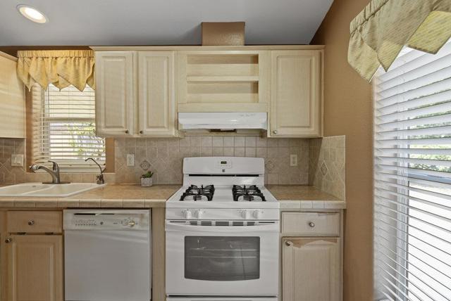 49 Blanca Lane, Watsonville CA: https://media.crmls.org/mediaz/477a3184-e486-44f9-97ce-7ba60e4e1e8e.jpg