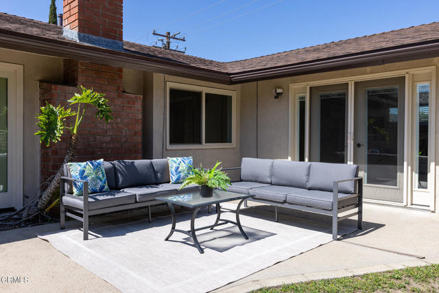 2365 Henrietta Avenue, La Crescenta CA: https://media.crmls.org/mediaz/477aa3a4-0096-41c4-8aa0-56db473a5d20.jpg