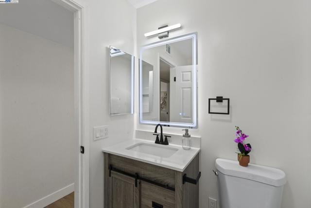 3501 Lake Ontario Dr, Fremont CA: https://media.crmls.org/mediaz/477ad21e-de9e-48db-8b76-32cf62571698.jpg