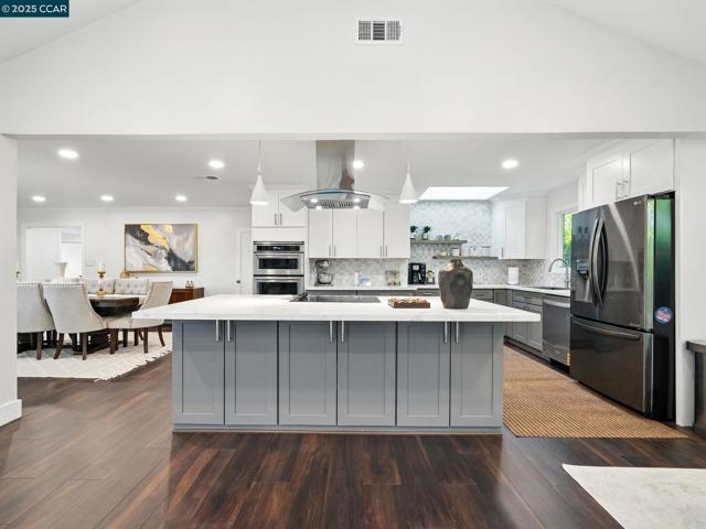 1836 Newell Ave, Walnut Creek CA: https://media.crmls.org/mediaz/477ad7ed-be4f-4fa6-add3-345375055d13.jpg