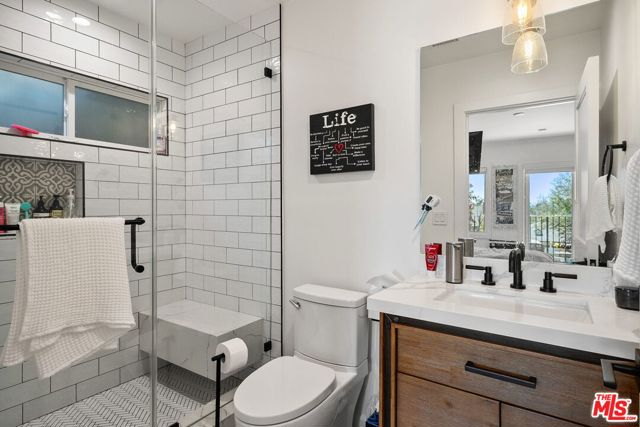 1839 Preuss Road, Los Angeles CA: https://media.crmls.org/mediaz/477b0361-5b9a-4463-89d6-ebe074d9091e.jpg