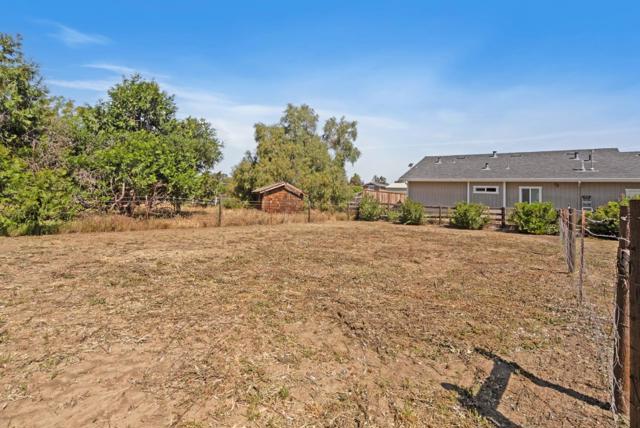 220 Holliday Drive, Hollister CA: https://media.crmls.org/mediaz/477b920a-2e74-401f-bc4f-4b39a72b2ff1.jpg