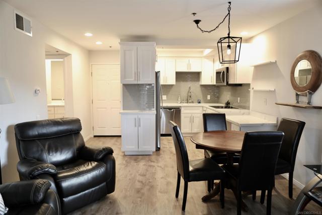 1682 Circa Del Lago, San Marcos CA: https://media.crmls.org/mediaz/477bc513-b378-49c5-98d9-28db377baacd.jpg