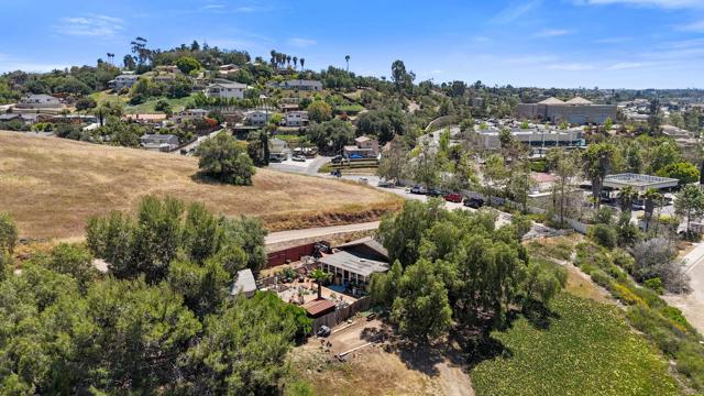 Detail Gallery Image 8 of 17 For 246 Robelini Dr, Vista,  CA 92083 - – Beds | – Baths