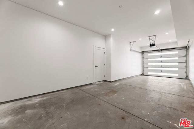 5118 Laurel Canyon Boulevard, Valley Village CA: https://media.crmls.org/mediaz/477c9916-c88c-4dec-82fa-8cb7ac98d3b0.jpg
