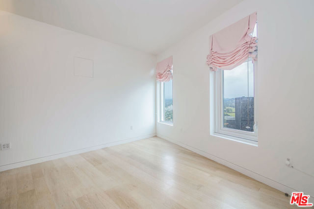 1 W Century Drive, Los Angeles CA: https://media.crmls.org/mediaz/477cf69e-5962-4655-9922-dc2d6004c85a.jpg