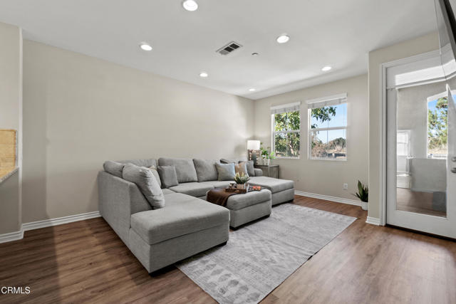 Detail Gallery Image 12 of 32 For 1431 via Bonito, Camarillo,  CA 93012 - 2 Beds | 2/1 Baths