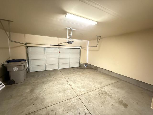 3927 Streamline Street, Sacramento CA: https://media.crmls.org/mediaz/477d399a-fe60-44aa-8e0d-a291ba336e4b.jpg