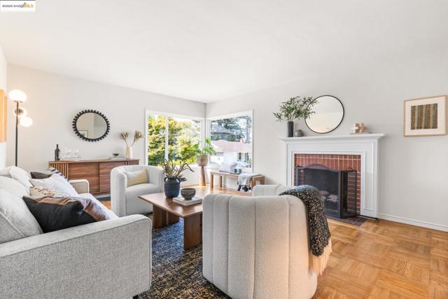 1420 Catherine Dr, Berkeley CA: https://media.crmls.org/mediaz/477e28f2-5cea-4143-aa73-3235de0c397d.jpg