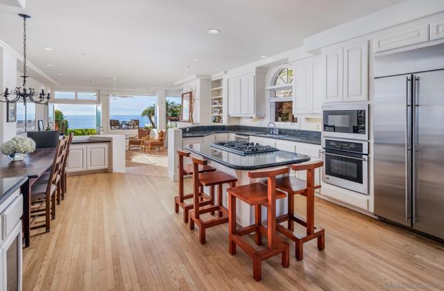 538 4th St, Encinitas CA: https://media.crmls.org/mediaz/477e3a77-961f-4253-818d-4f4ccf1df8ad.jpg