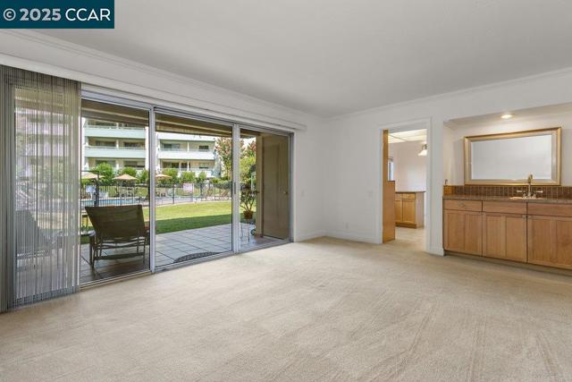 1617 Ptarmigan Dr, Walnut Creek CA: https://media.crmls.org/mediaz/477e9c1e-d49f-4199-81b1-f14778e4d472.jpg