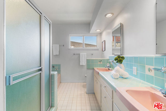 5210 S Corning Avenue, Los Angeles CA: https://media.crmls.org/mediaz/477eb0ac-ff33-4b6d-b346-aa68a80248c6.jpg
