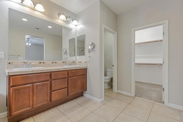 3760 Mirtoon Sea Avenue, Sacramento CA: https://media.crmls.org/mediaz/477f0980-9dce-4e04-96fc-1e7a8ed1535c.jpg