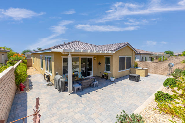 43606 Treviso Drive, Indio CA: https://media.crmls.org/mediaz/477f7779-f657-4a0b-84e1-c79129ac7b38.jpg