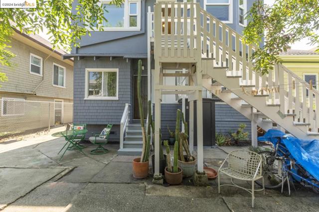 822 56th Street, Oakland, California 94608, ,Multi-Family,For Sale,56th Street,41076220