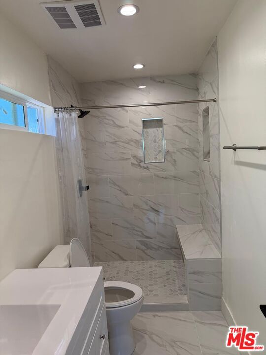 6622 Blewett Avenue, Van Nuys CA: https://media.crmls.org/mediaz/477fff3b-f6e8-490b-b00a-b8d7db76e8b2.jpg