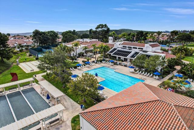 4981 Lamia Way, Oceanside CA: https://media.crmls.org/mediaz/47812ae9-9006-4ca9-9544-8b40853e805f.jpg