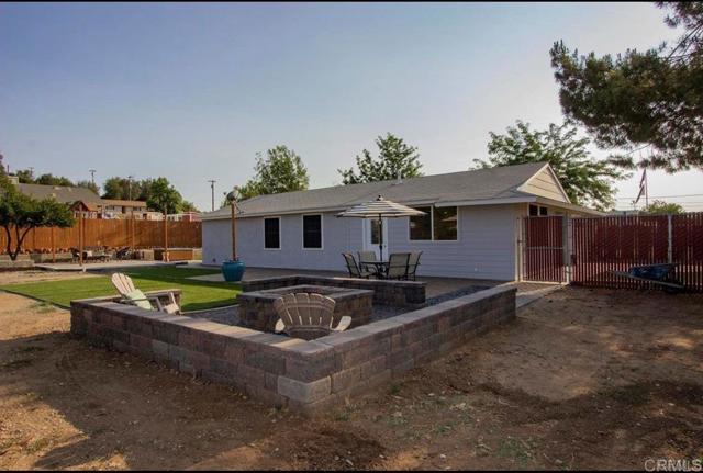 1758 El Cajon Lane, Ramona CA: https://media.crmls.org/mediaz/4781b125-716f-48ad-afc3-39cdc2f0caab.jpg