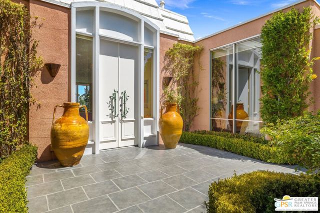 47425 Medina Drive, Palm Desert CA: https://media.crmls.org/mediaz/47828fdb-a6fa-4fbd-9656-4684bdca5c2a.jpg