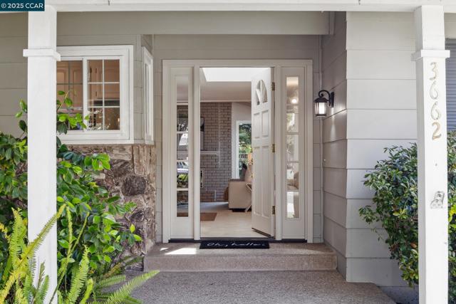 3662 Perada Dr, Walnut Creek CA: https://media.crmls.org/mediaz/478373eb-44dd-41a2-b539-396835298b56.jpg