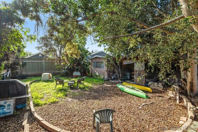 2747 Fairfield St, San Diego CA: https://media.crmls.org/mediaz/47839aab-0a96-4ef4-a3ba-bcb188589a81.jpg