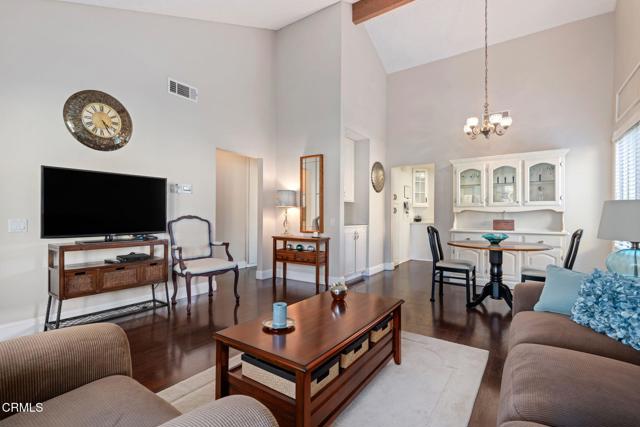 Detail Gallery Image 8 of 31 For 17207 Village 17, Camarillo,  CA 93012 - 2 Beds | 2 Baths