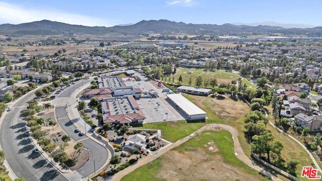 33716 Salvia Lane, Murrieta CA: https://media.crmls.org/mediaz/47844198-ca26-43ee-bbc2-5d06f109d7ae.jpg
