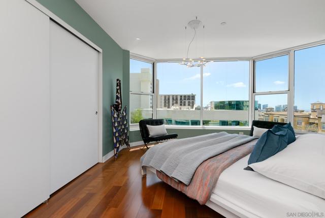 2500 6Th Ave, San Diego CA: https://media.crmls.org/mediaz/4784cc6b-c051-4214-96ad-397f8173df1e.jpg