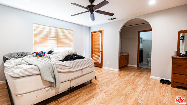 26665 Lakeview Drive, Helendale CA: https://media.crmls.org/mediaz/478563c1-2607-41bd-b8e1-44e0091202a3.jpg