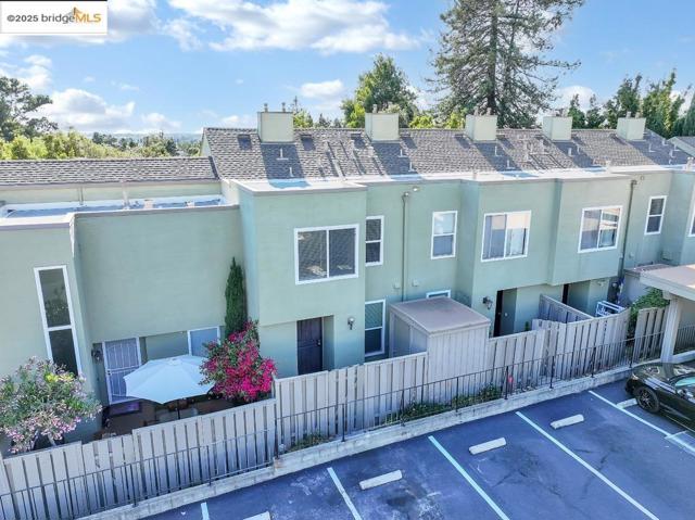 24159 Dover Ln, Hayward CA: https://media.crmls.org/mediaz/478567ca-b24b-4971-a418-a11b6de5bf9c.jpg