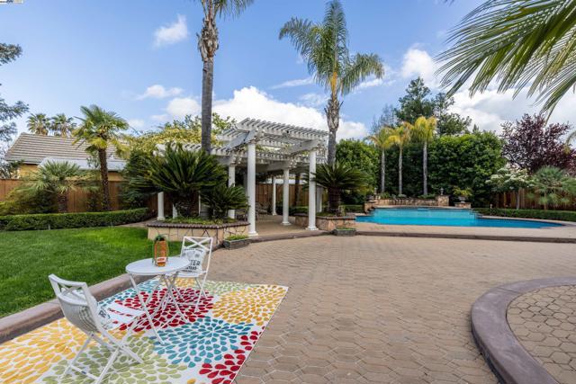 2522 Wood Hollow Dr, Livermore CA: https://media.crmls.org/mediaz/478595be-c762-43bb-9acd-933a7fbef22e.jpg