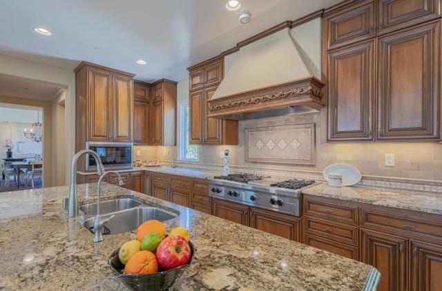 407 Mirador Court, Monterey CA: https://media.crmls.org/mediaz/47859ec7-1fcc-4643-9c8f-841fce00a10d.jpg