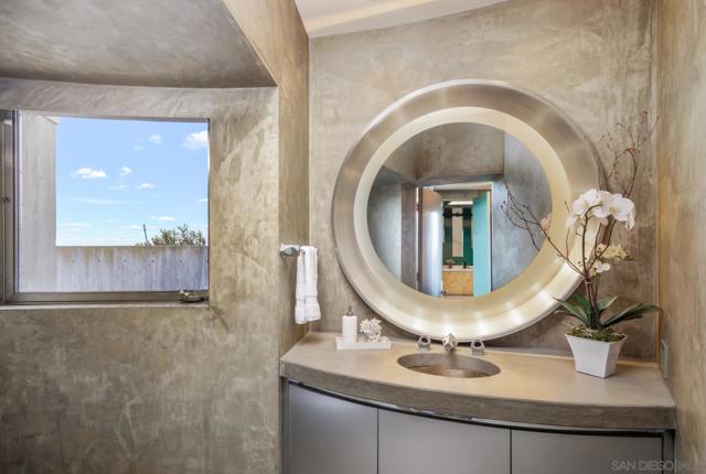 Image 37 of 48 For 5740 La Jolla Corona Drive