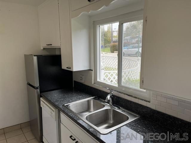 445 Mesa Way - photo 5
