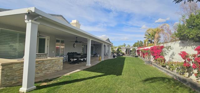 6 Voltaire Court, Rancho Mirage CA: https://media.crmls.org/mediaz/478736ba-1b41-4acf-b0b5-86f956070db3.jpg