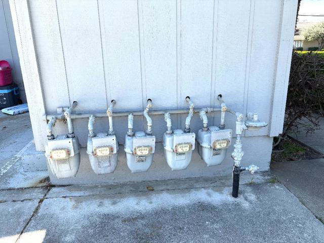 1270 Civic Center Drive, Santa Clara CA: https://media.crmls.org/mediaz/47884cc4-5262-4593-bb4f-96556414fbaf.jpg