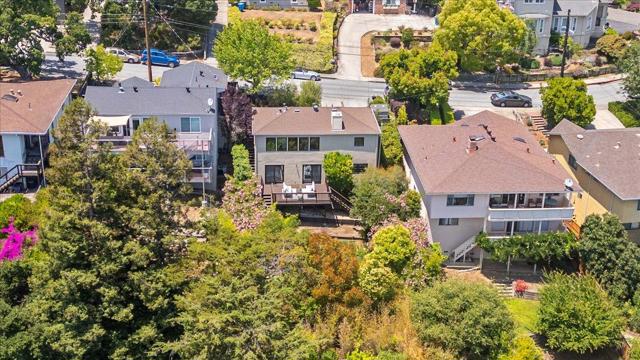 333 Oakview Drive, San Carlos CA: https://media.crmls.org/mediaz/47889022-e9c7-42e2-91be-63b7efa5ba4b.jpg