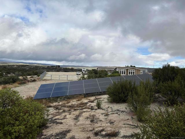 39201 Opalocka Road, Boulevard CA: https://media.crmls.org/mediaz/47889482-f9e9-47ee-95cd-f3d6a257a3b1.jpg