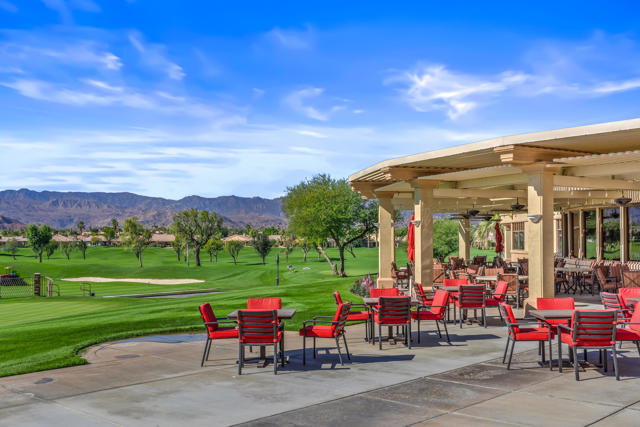 80435 Muirfield Drive, Indio CA: https://media.crmls.org/mediaz/47891c47-faf7-4088-aa50-cbc6196d9cc3.jpg