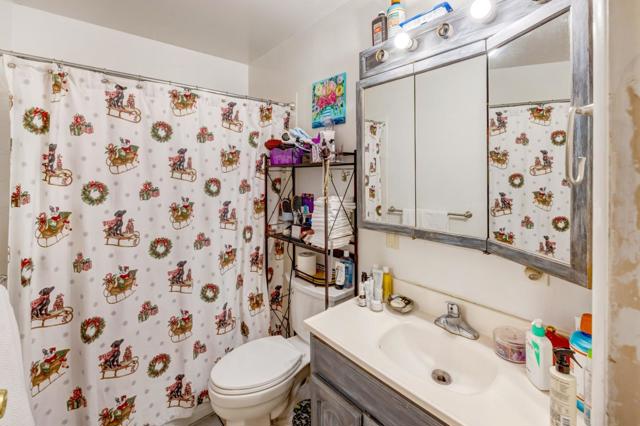 609 Congress Avenue, Pacific Grove CA: https://media.crmls.org/mediaz/47898a24-ccbd-4dcb-b52f-793f6f4260ad.jpg