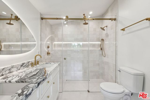 6731 Delco Avenue, Winnetka CA: https://media.crmls.org/mediaz/478992f7-becd-4a32-bb7d-77457ee828bb.jpg