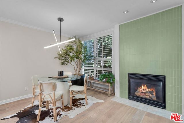 927 North Kings Road, 113 photo 5