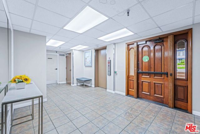 12801 Moorpark Street, Studio City CA: https://media.crmls.org/mediaz/478ae948-7cfb-49a5-a2ed-ed3e83f3a15f.jpg