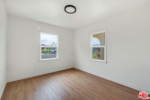 4325 W 58th Place, Los Angeles CA: https://media.crmls.org/mediaz/478b5179-9380-4695-a974-c7626ef85342.jpg