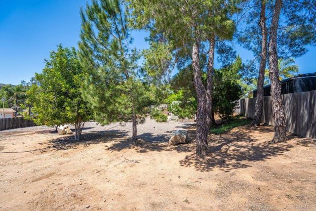 23847 Norte Dr, Ramona CA: https://media.crmls.org/mediaz/478bc42a-3620-4144-87d2-cc5dc47ec855.jpg