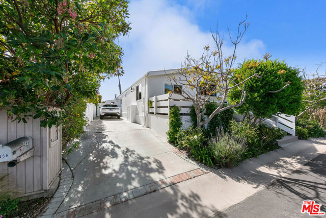 29500 Heathercliff Road, Malibu CA: https://media.crmls.org/mediaz/478c030b-82e3-4559-923b-51c63affd697.jpg